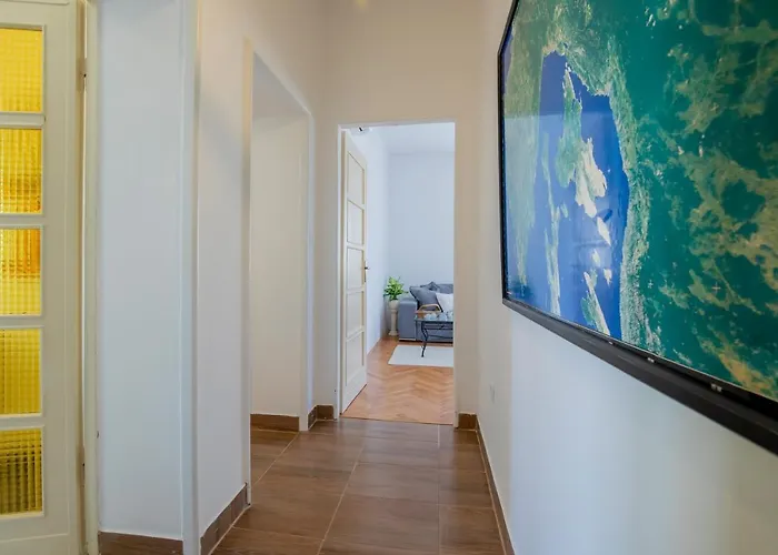 Amphitheater 아파트 풀라