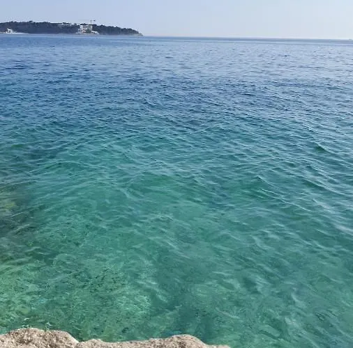 Amphitheater 아파트 풀라