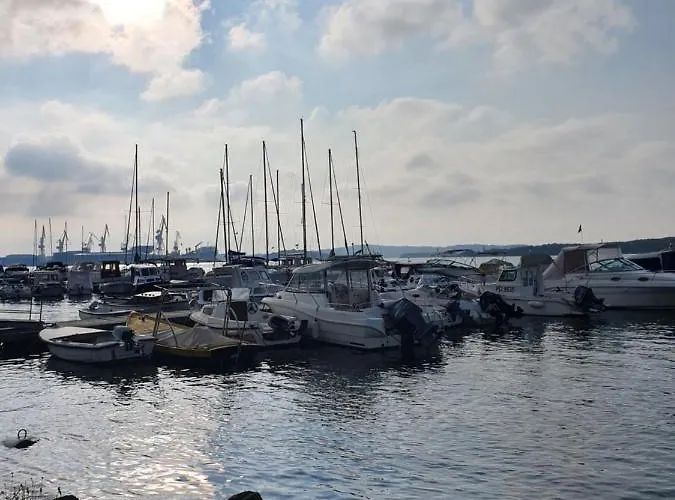 아파트 Amphitheater *